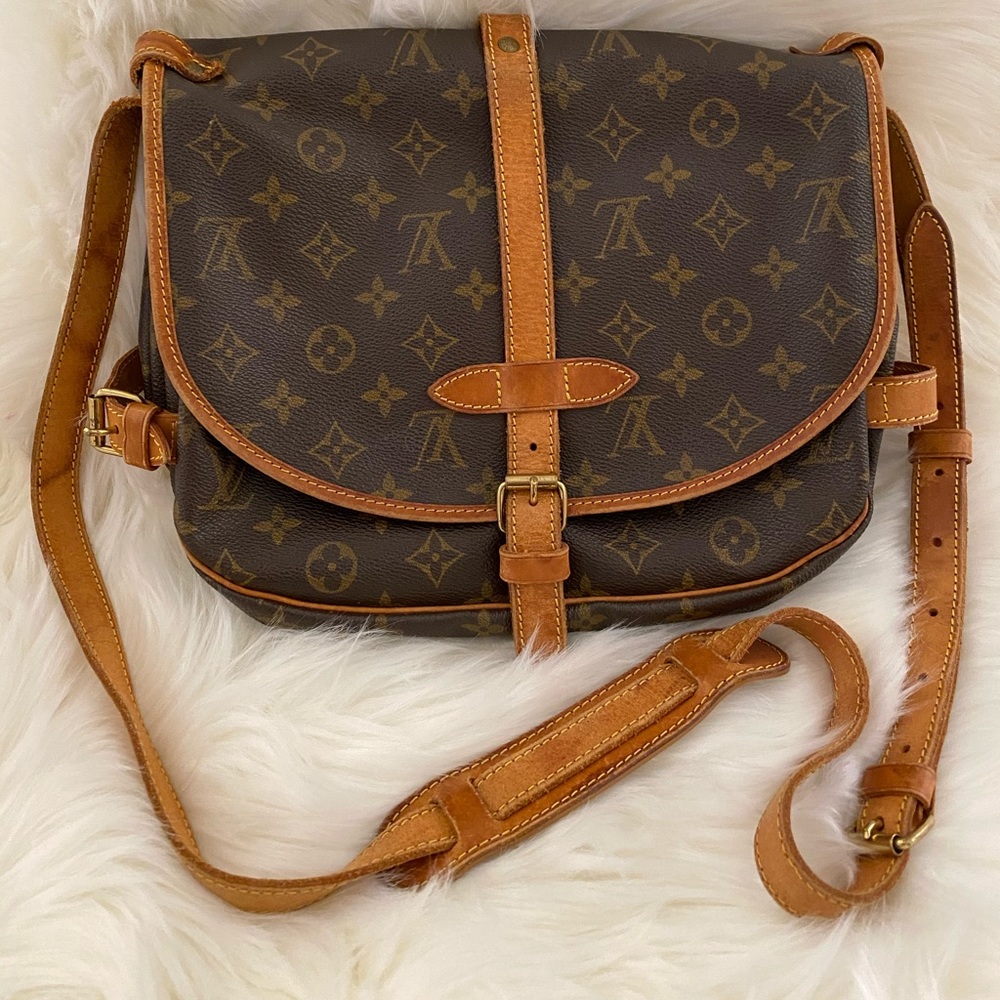❌Sold ❌Louis Vuitton Saumur 30 Authentic